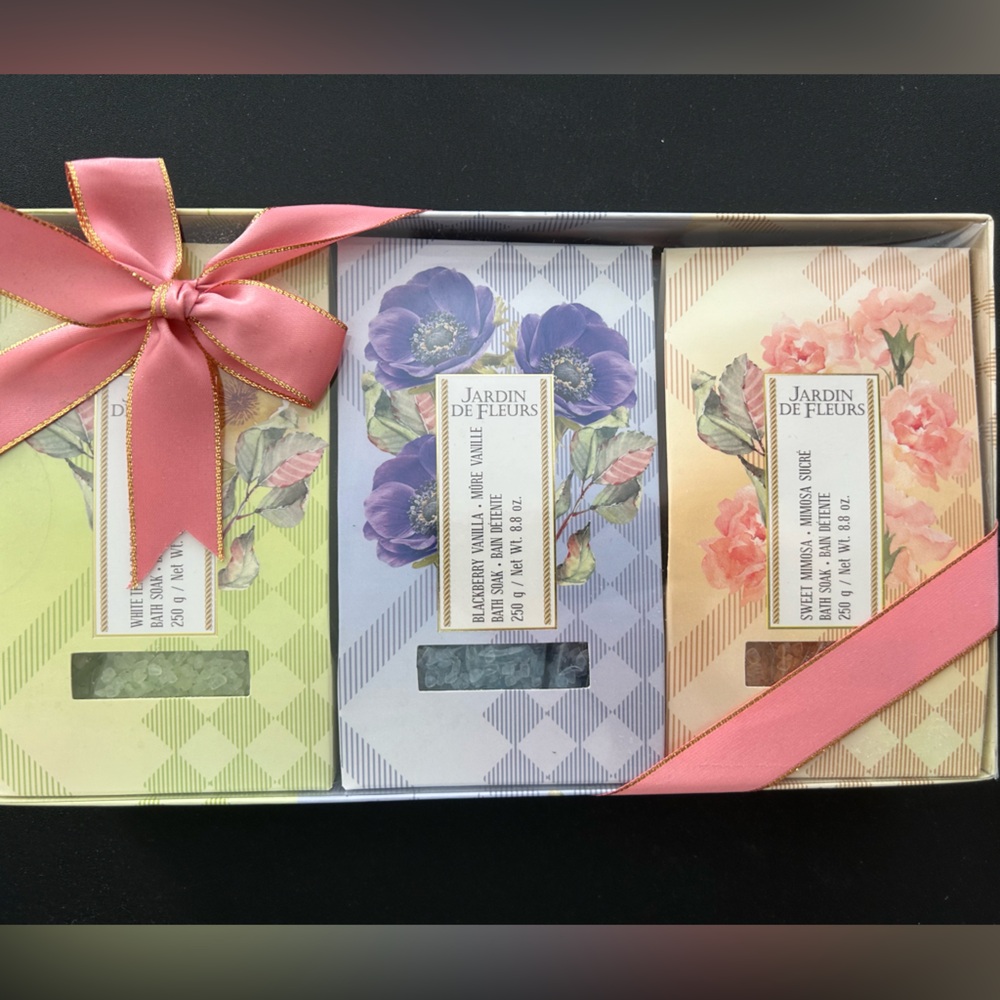 Gift Set of 3 Bath Salts Soak Jardin de fleurs Baby shower Wedding Birthday